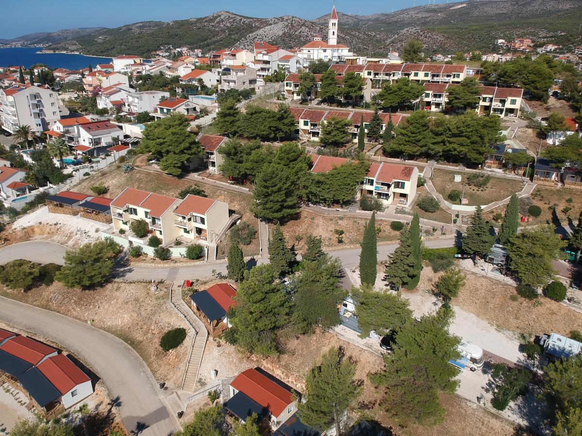 Apartments Belvedere Seget Vranjica Buitenkant foto